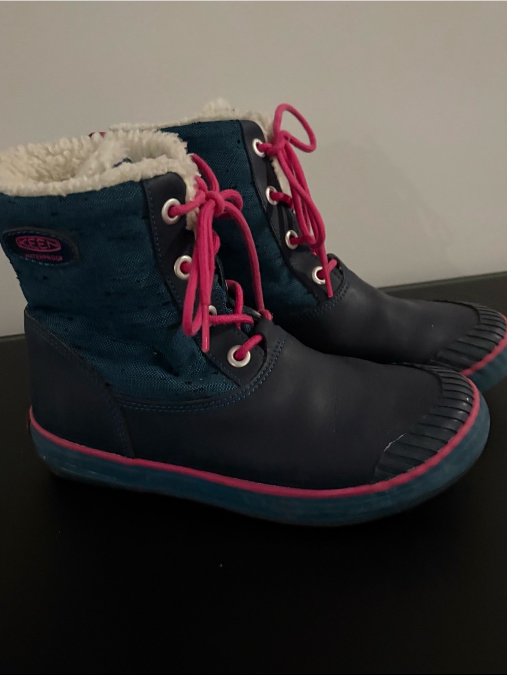 Keen Pink Blue Hiking Boots
Insulation Waterproof Snow Lace
Youth Size 4 Warm - Picture 2 of 9